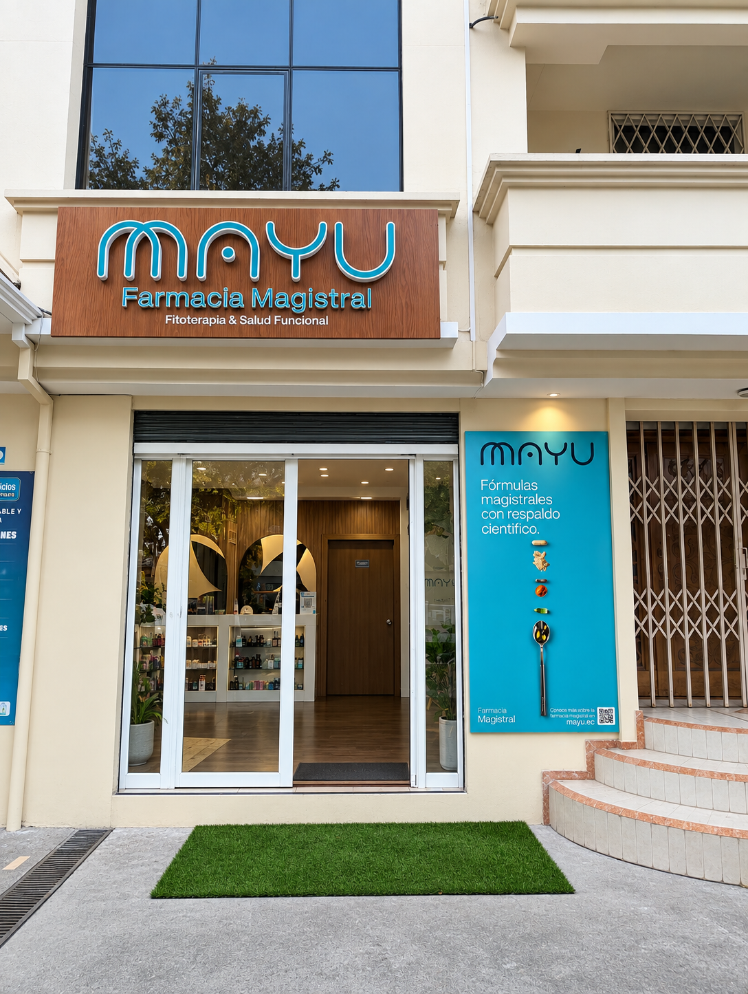 Fachada de Farmacia MAYU Cuenca