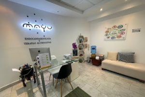 Consultorio de medicina natural enfocado en la salud integral y bienestar